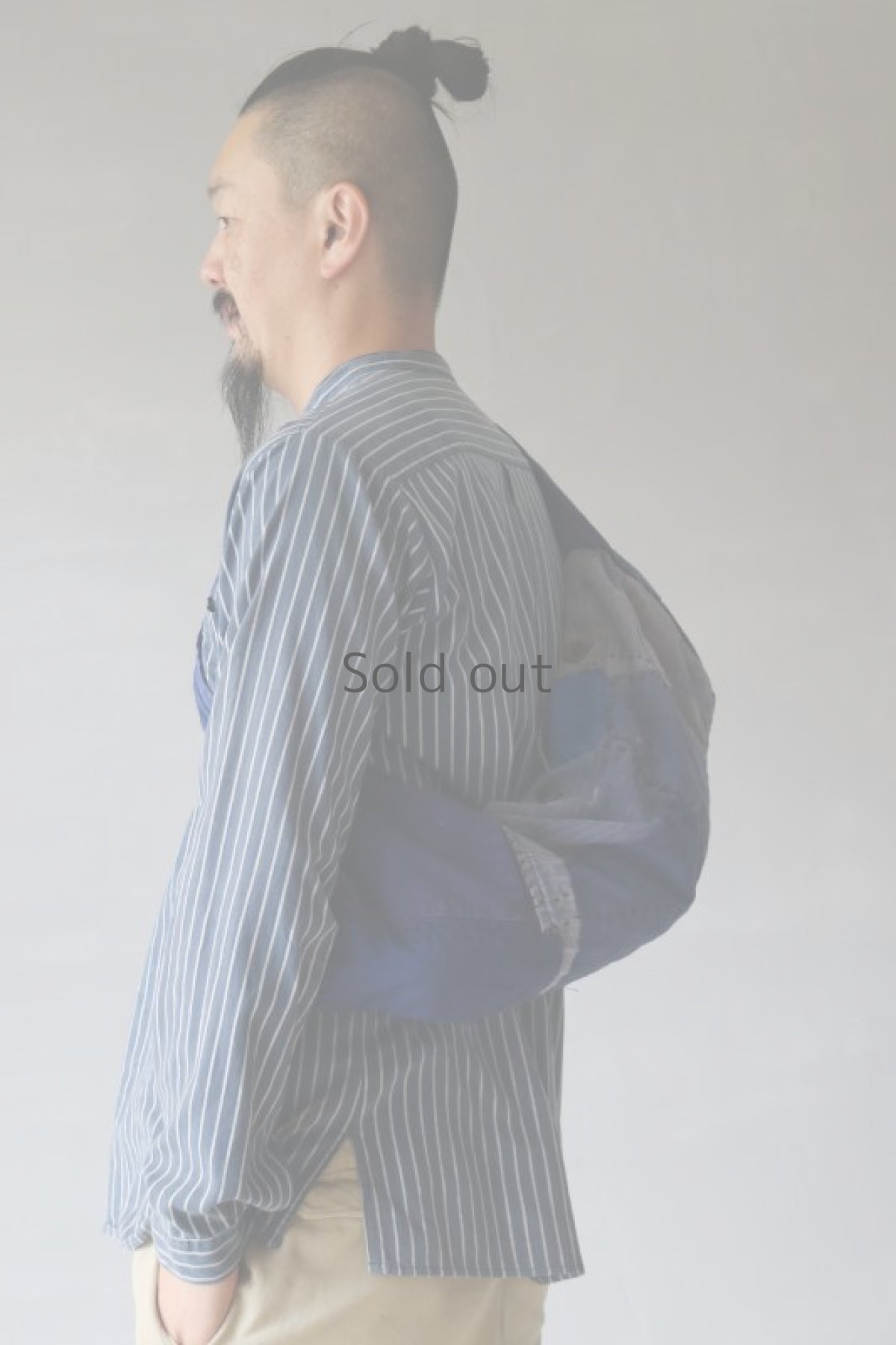 画像13: 【MITSUGU SASAKI】ビンテージリメイク　ユーロワークのパッチワークショルダーバッグ(ドラム型) (13)