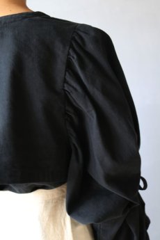 画像11: 【ササキチホ】アンティークリネン×染　短羽織　ボリューム袖（タック＋リボン/黒） (11)