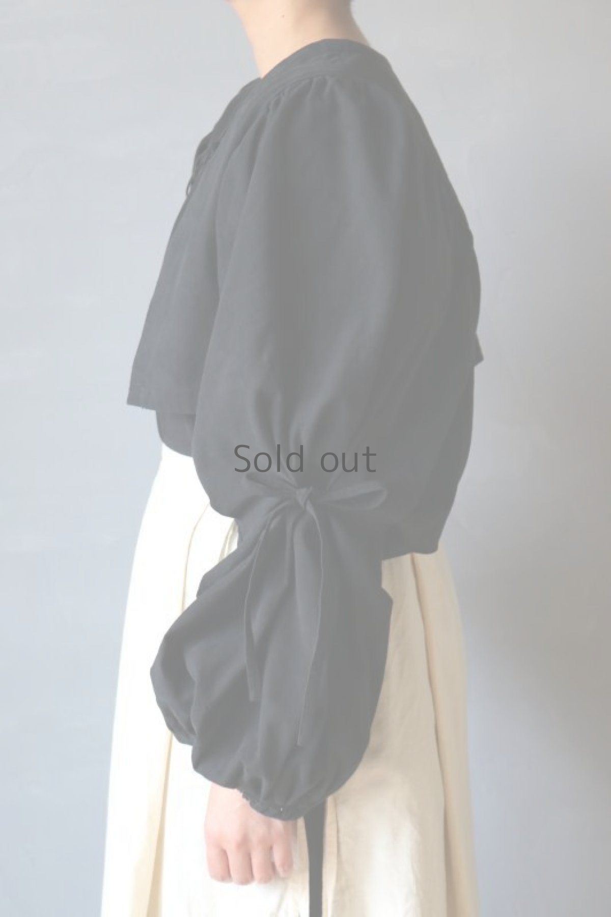 画像6: 【ササキチホ】アンティークリネン×染　短羽織　ボリューム袖（タック＋リボン/黒） (6)