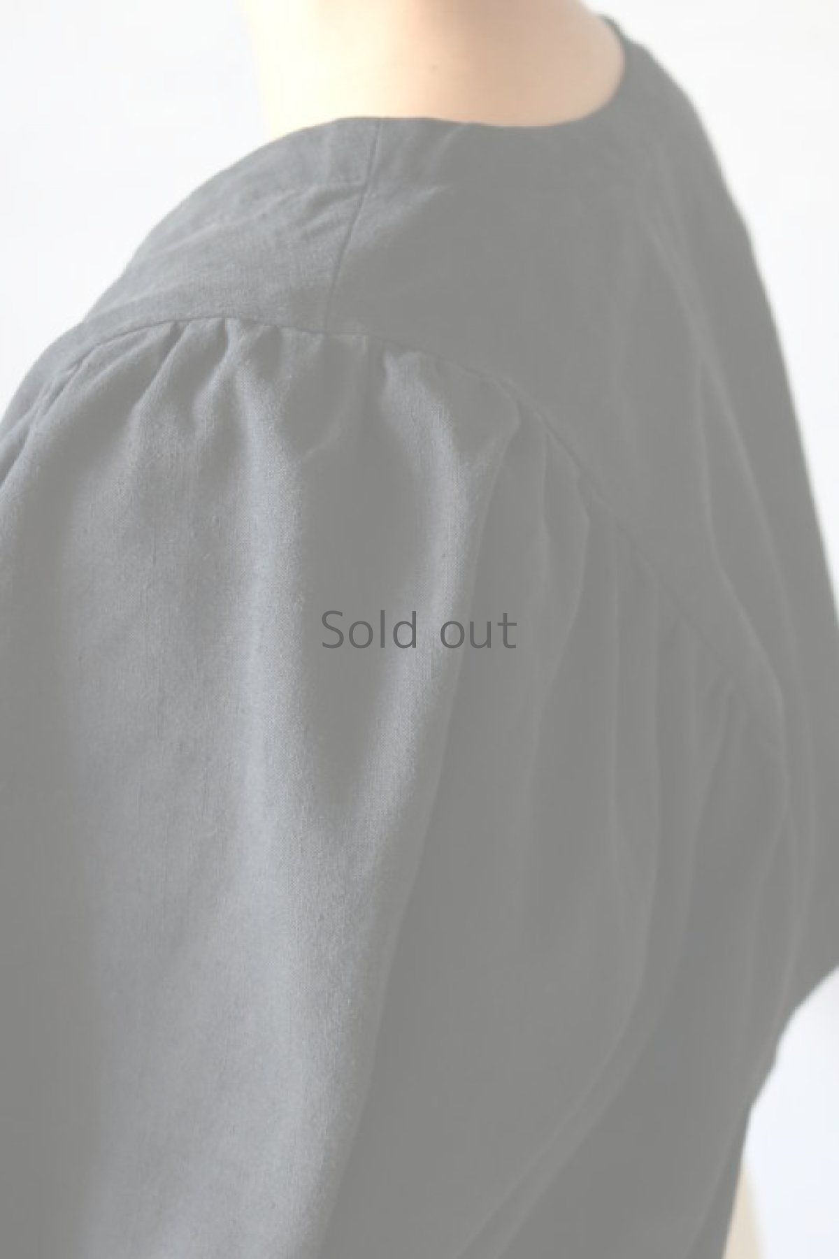 画像8: 【ササキチホ】アンティークリネン×染　短羽織　ボリューム袖（タック＋リボン/黒） (8)