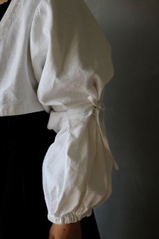 画像7: 【ササキチホ】アンティークリネン　短羽織　ボリューム袖（タック＋リボン/白） (7)