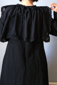 画像2: 【ササキチホ】ヴィンテージコットン　レースと刺繍の襟かけ/後染め黒 (2)