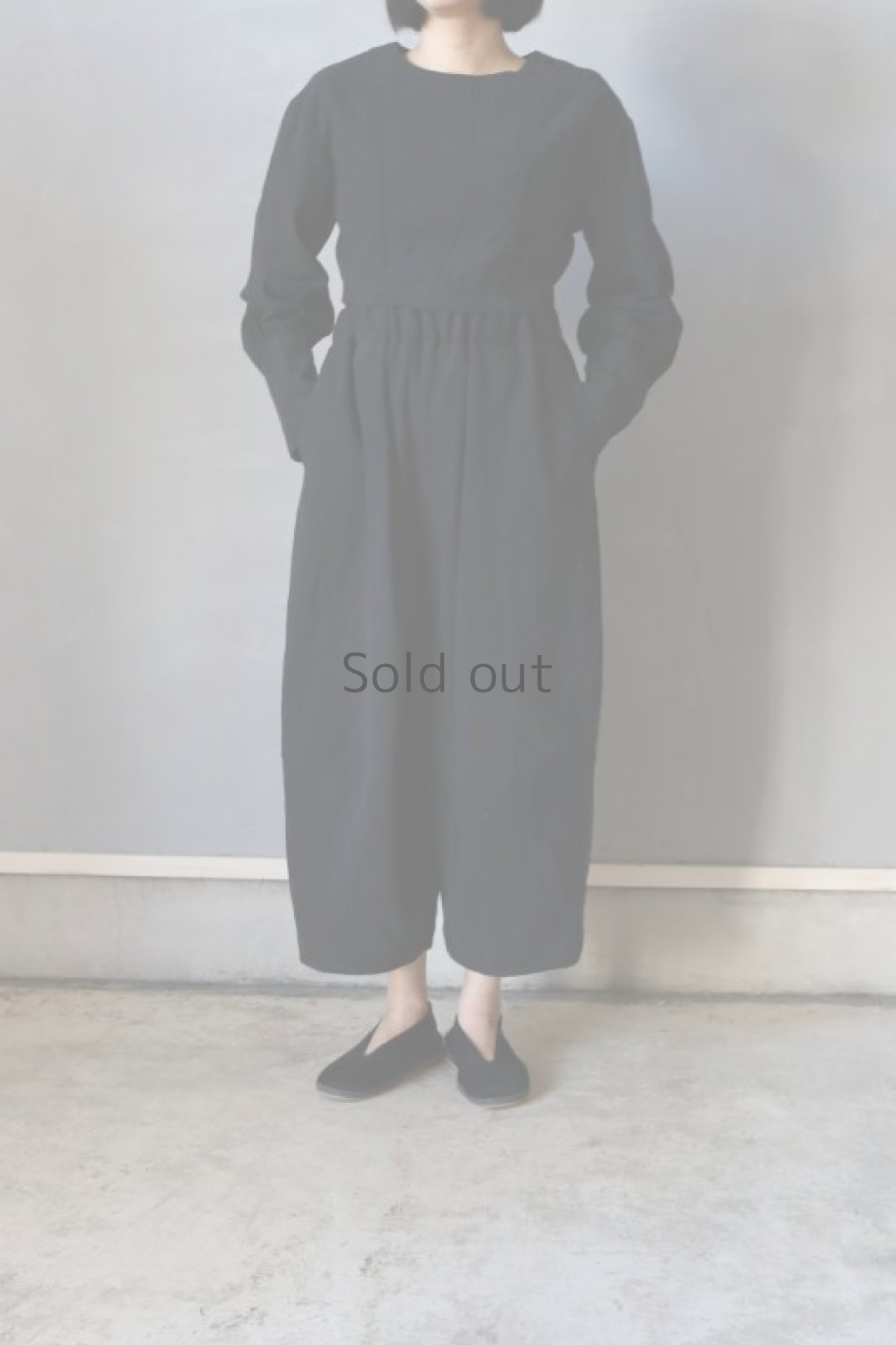 画像2: 【ササキチホ】アンティークリネン　切り替え　バレルパンツ（黒/毛羽立ち） (2)