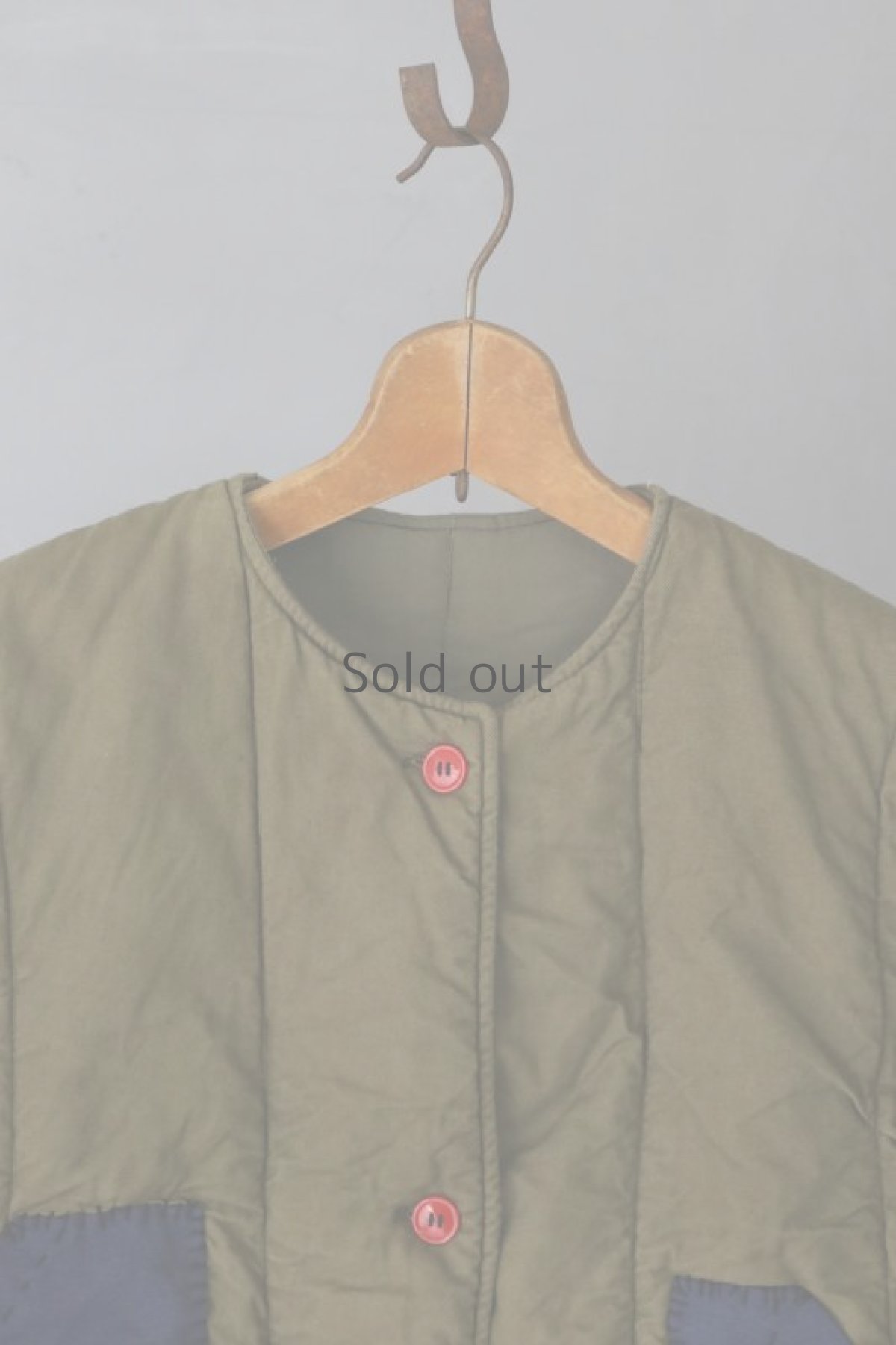 画像3: 【MITSUGU SASAKI】ビンテージリメイク　パッチポケット　チェコ軍中綿ジャケット(赤ボタン) (3)