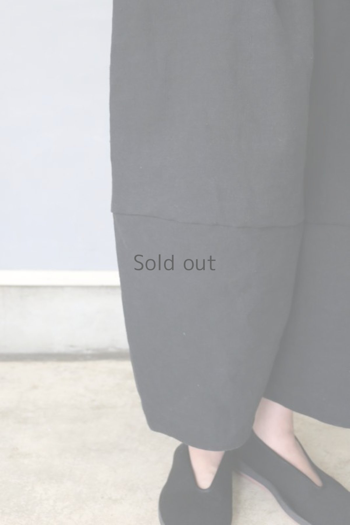 画像5: 【ササキチホ】アンティークリネン×染　切り替えバレルパンツ（黒） (5)