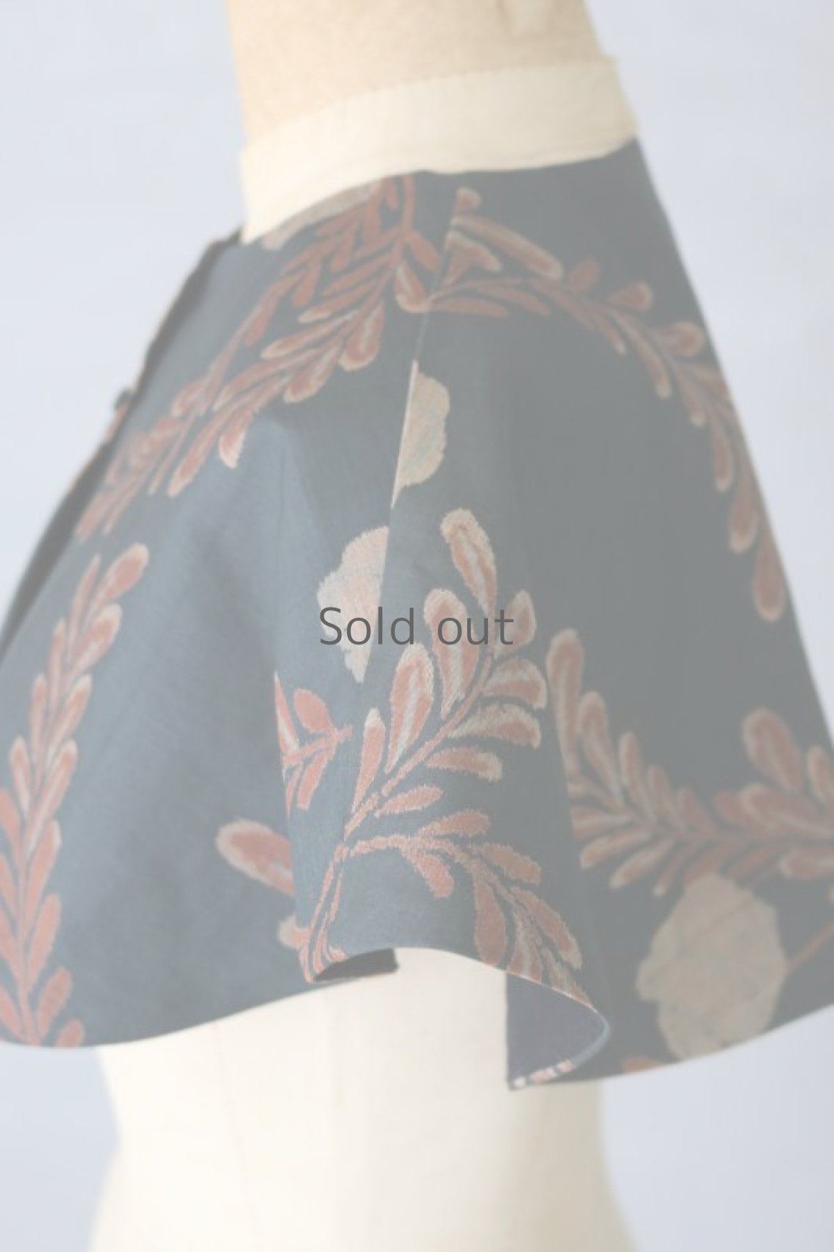 画像8: 【ササキチホ】ヴィンテージシルク　ショートケープ（黒/茶花） (8)