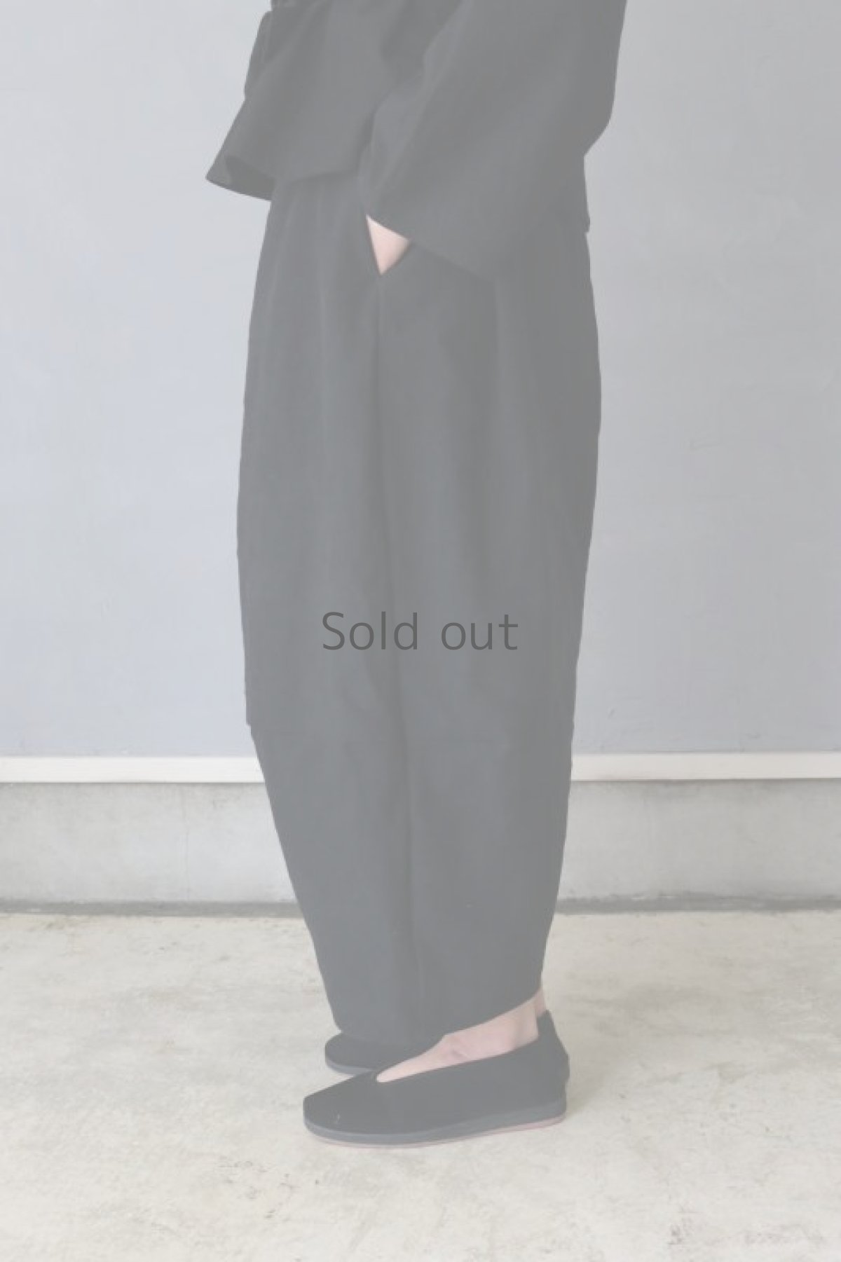 画像7: 【ササキチホ】アンティークリネン×染　切り替えバレルパンツ（黒） (7)