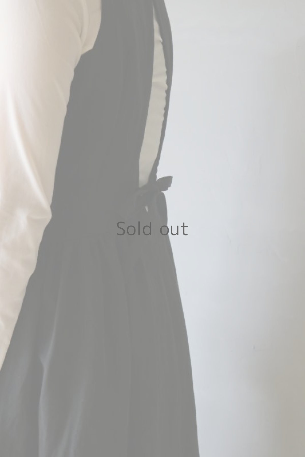 画像8: 【ササキチホ】ヴィンテージリネン×染め　ノースリーブ　オープンバックドレス（黒） (8)