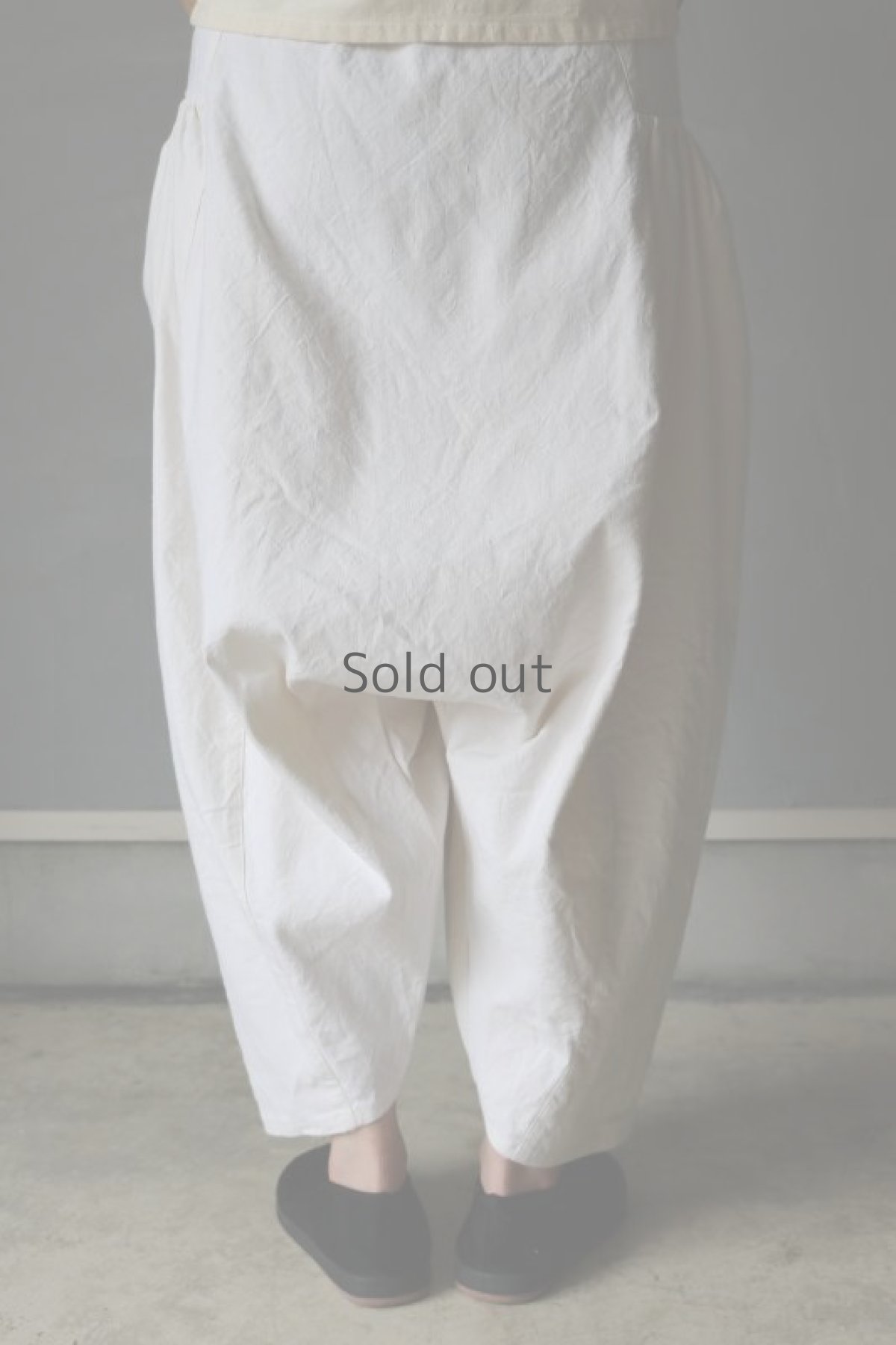 画像8: 【ササキチホ】アンティークリネン　サイドポケットギャザー　サルエルパンツ（白） (8)