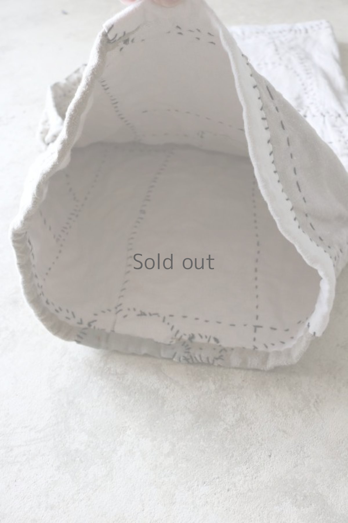 画像16: 【MITSUGU SASAKI】アンティークリネンリメイク　パッチワーク　ショルダーバッグ（生成りと白） (16)