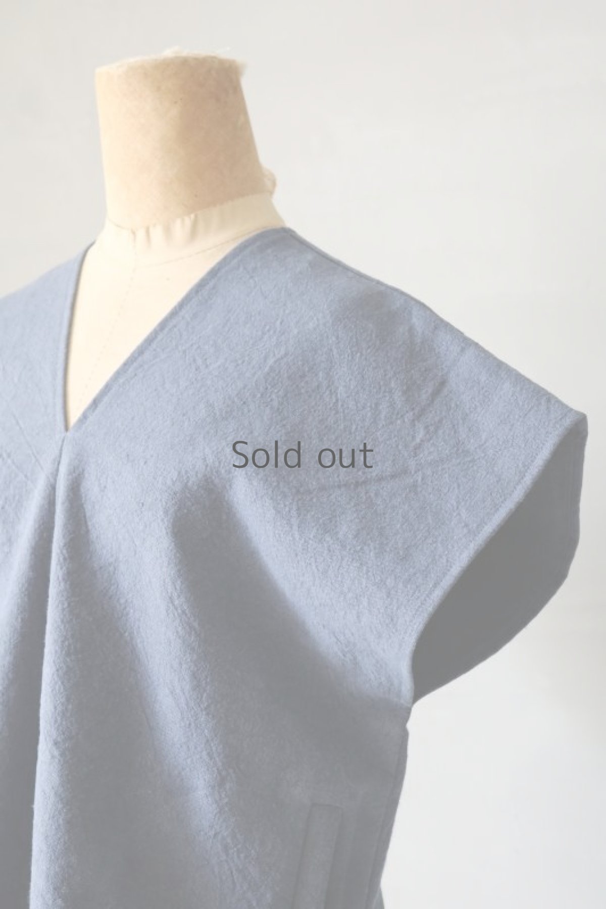 画像3: 【ササキチホ】ヴィンテージリネン×染 カレンシャツ ショート丈（ブルーグレー） (3)