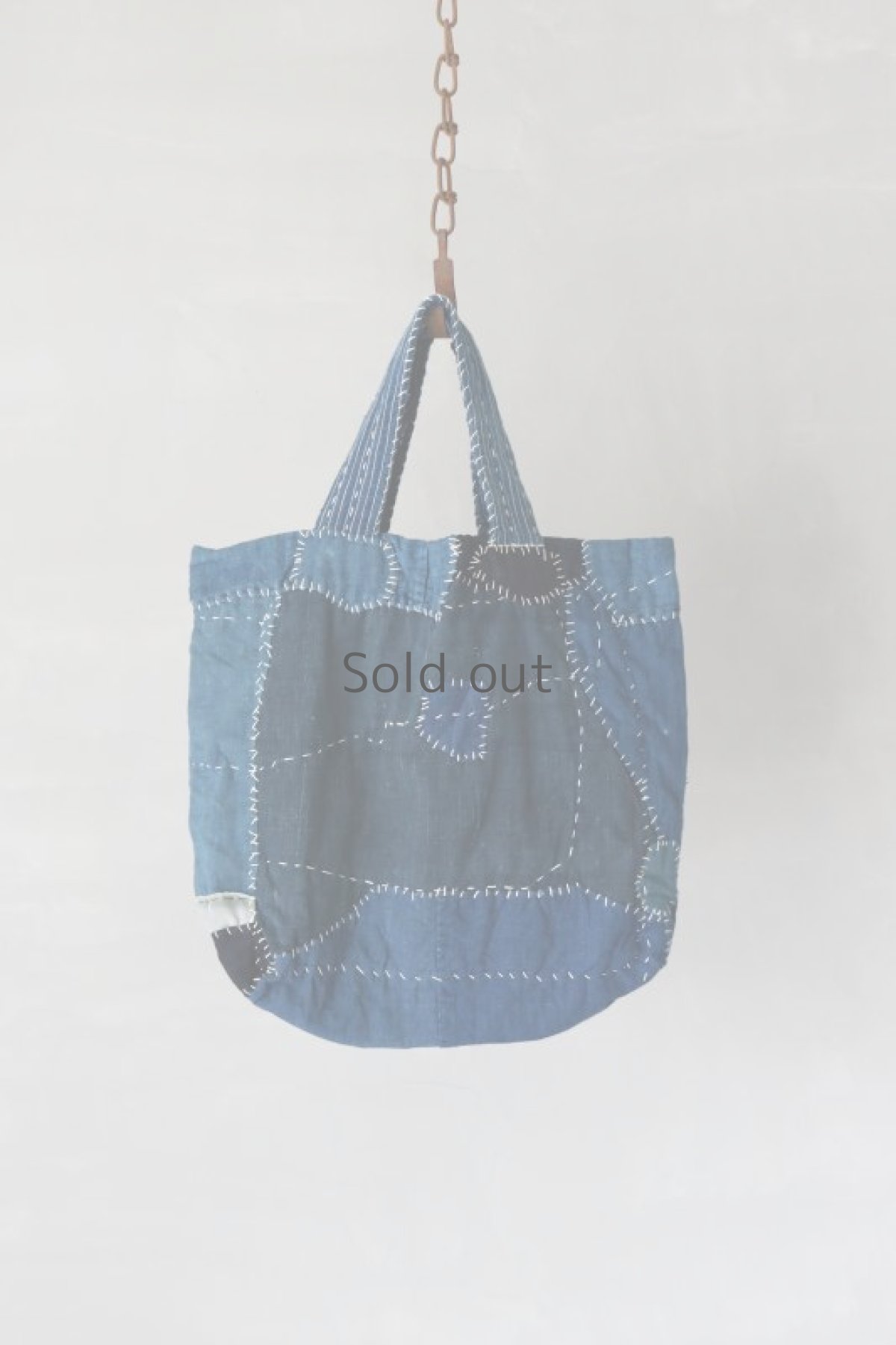 画像2: 【MITSUGU SASAKI】藍染古布リメイク　パッチワーク　トートバッグ（藍染/青） (2)