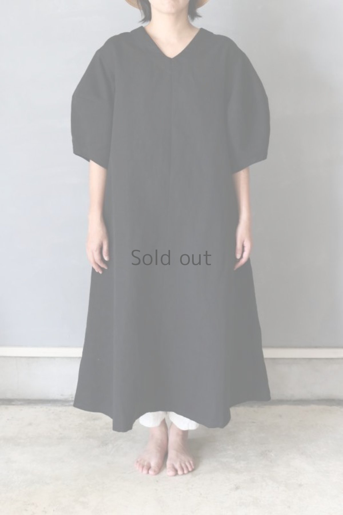 画像5: 【ササキチホ】デッドストック　コットンリネン　コクーン袖　5/S　Vネックワンピース（黒） (5)