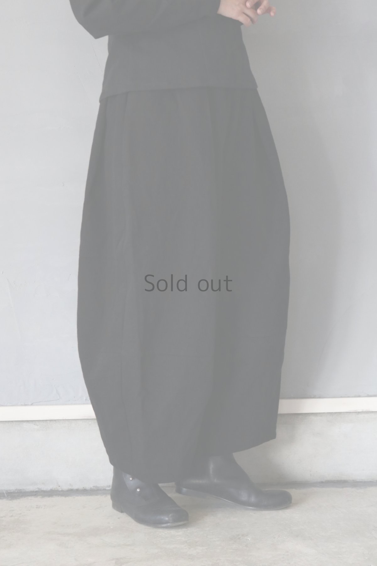 画像3: 【ササキチホ】アンティークリネン×染　切り替えバレルパンツ（黒） (3)