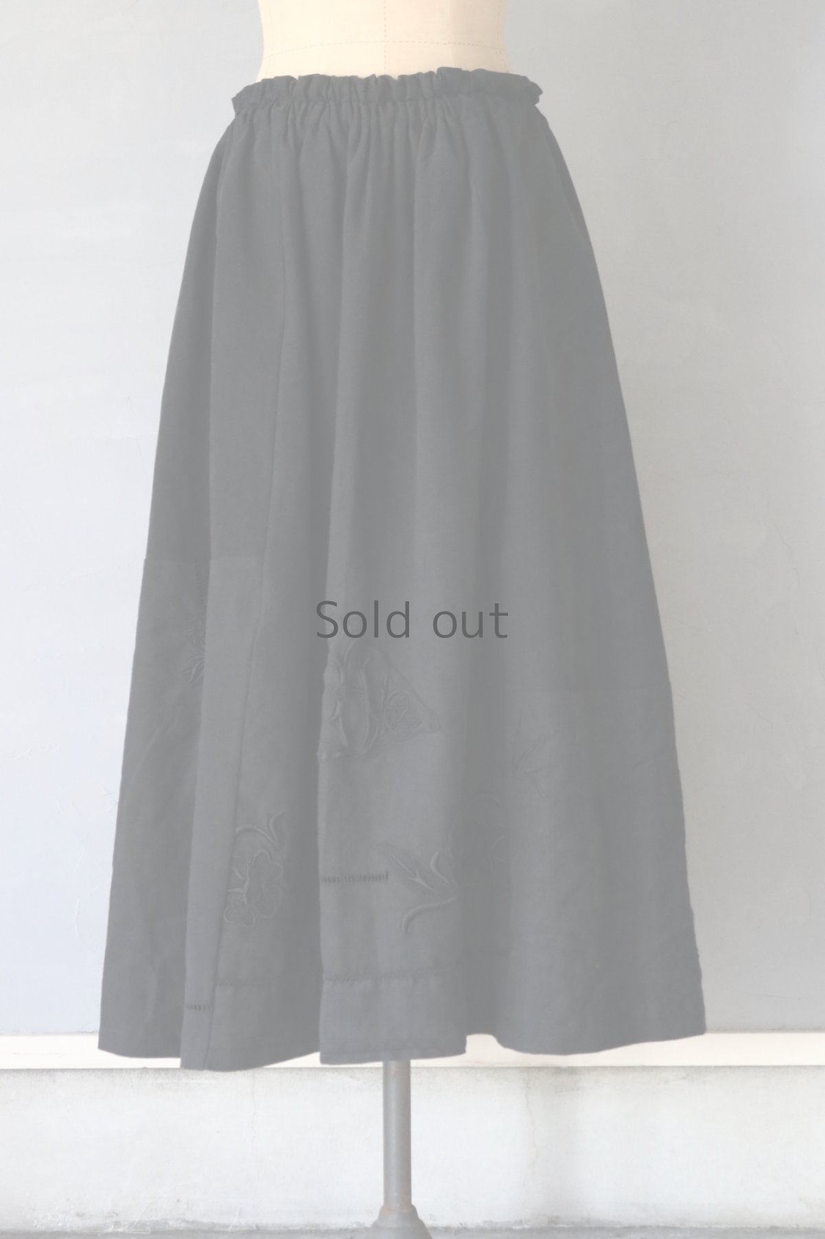 画像4: 【ササキチホ】アンティークリネン×染　ツギハギ　ロングスカート(黒) (4)