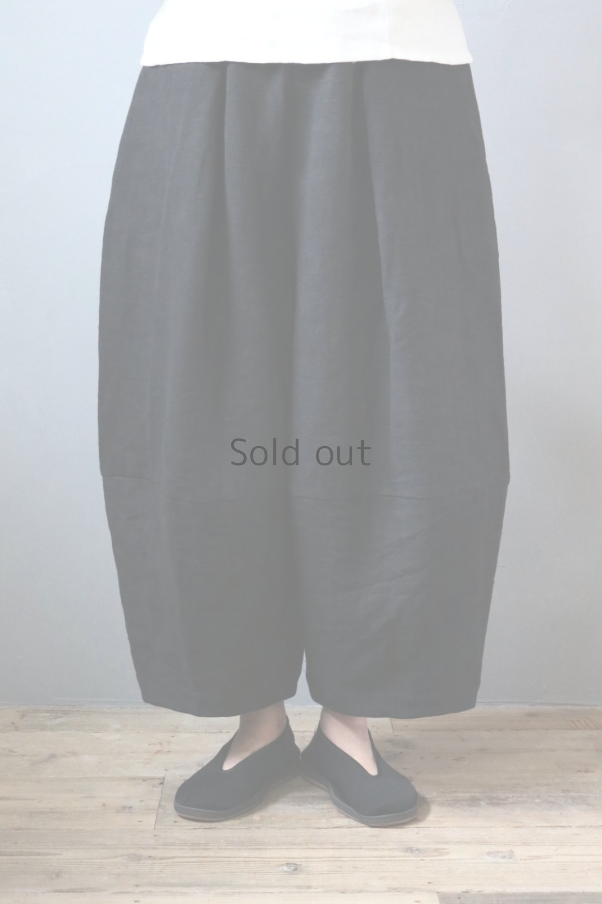 画像2: 【ササキチホ】アンティークリネン　切り替え　バレルパンツ（黒） (2)