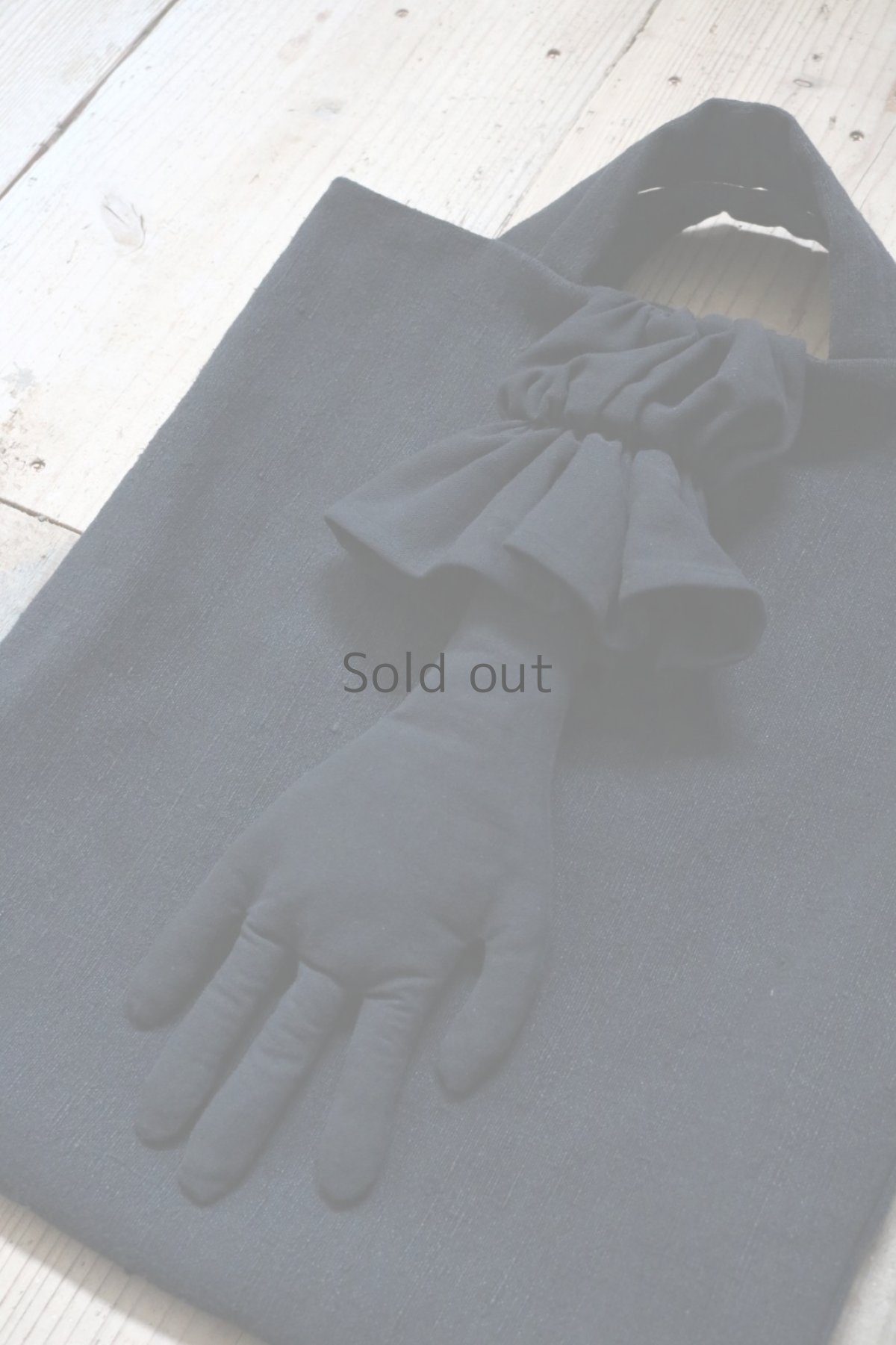 画像5: 【ササキチホ】アンティークリネン×染　“手”モチーフ　トートバッグ（黒） (5)