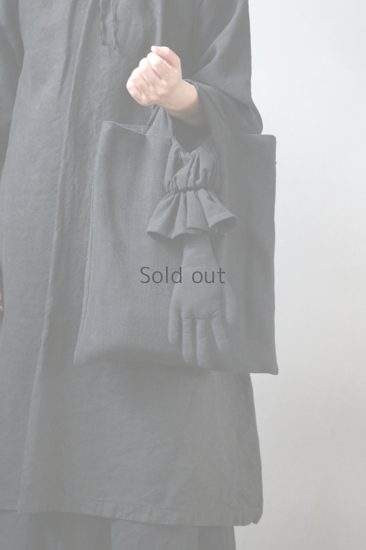 画像3: 【ササキチホ】アンティークリネン×染　“手”モチーフ　トートバッグ（黒） (3)