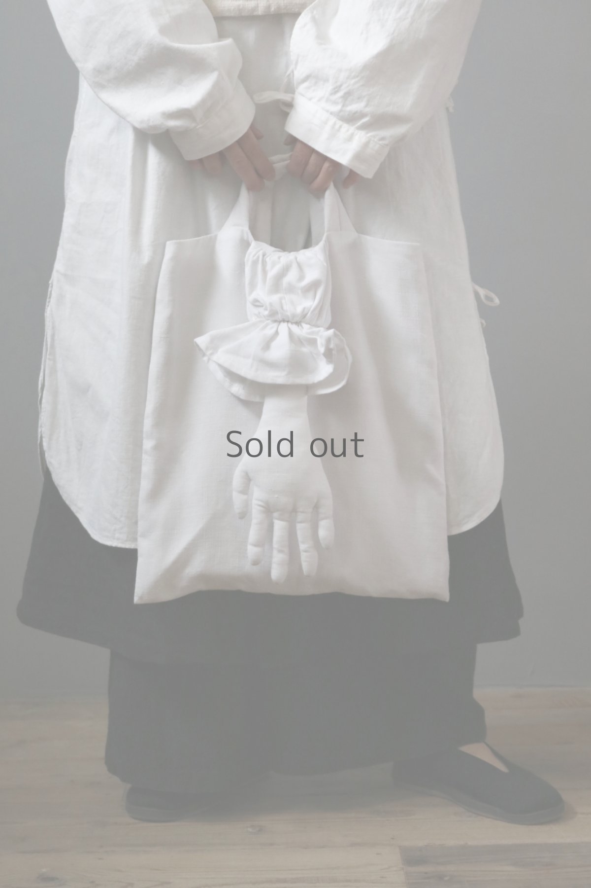 画像2: 【ササキチホ】アンティークリネン　“手”モチーフ　トートバッグ（白） (2)