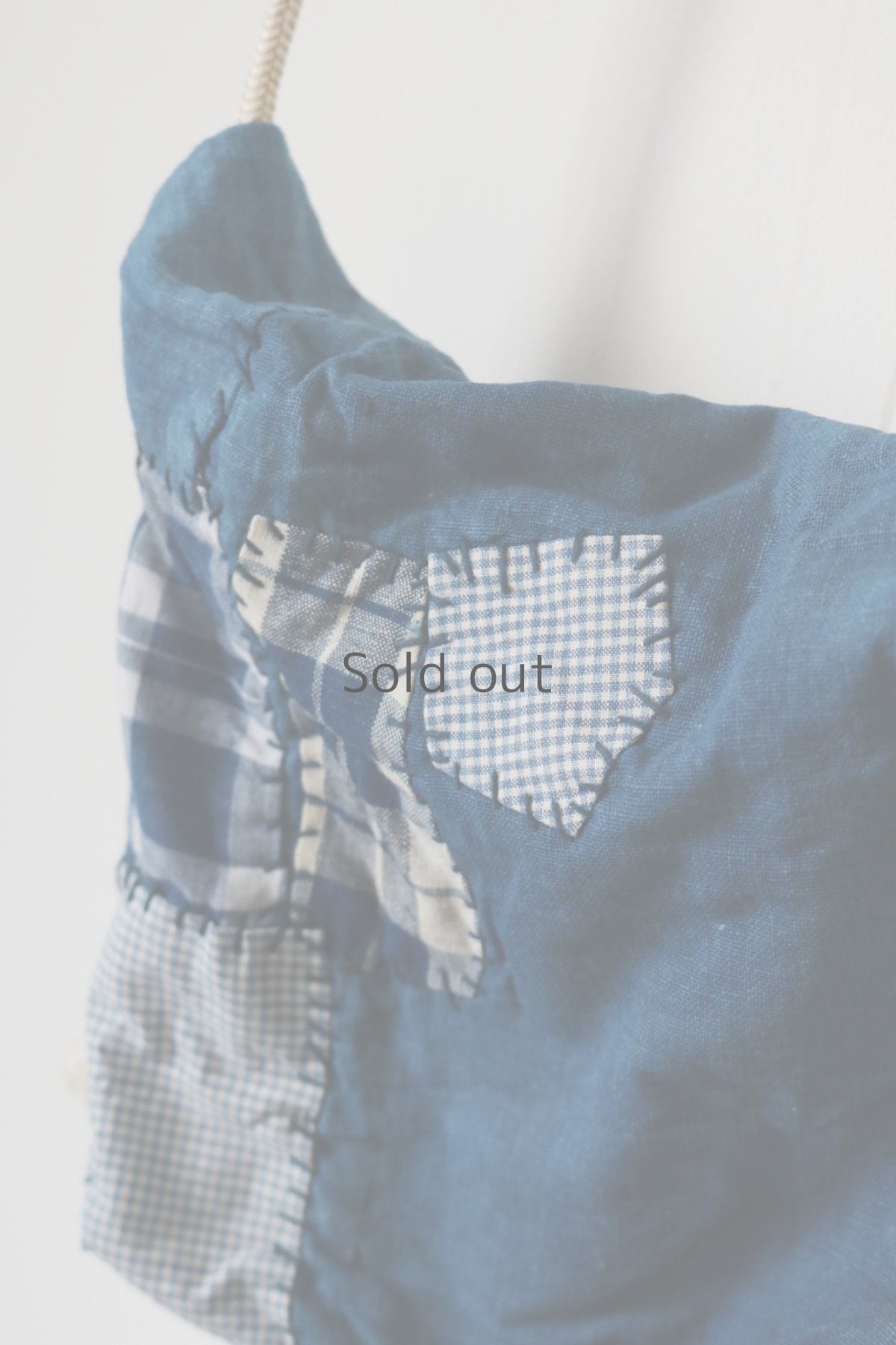 画像7: 【MITSUGU SASAKI】藍染古布リメイク　パッチワーク　スモールショルダーバッグ（ミックス） (7)