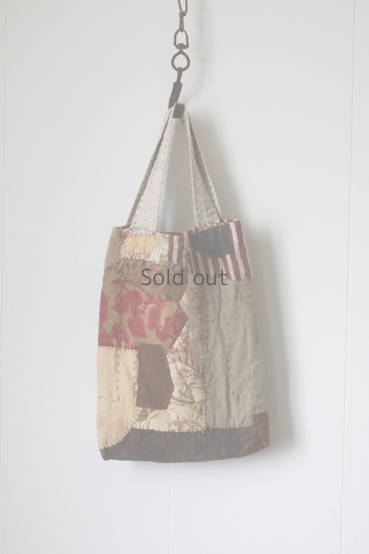 画像7: 【MITSUGU SASAKI】アンティーク古布リメイク　パッチワーク　トートバッグ（花柄/茶色） (7)