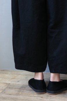 画像9: 【ササキチホ】アンティークリネン×染　切り替え　バレルパンツ（黒） (9)