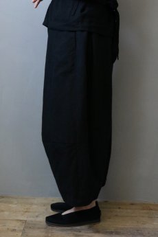 画像5: 【ササキチホ】アンティークリネン×染　切り替え　バレルパンツ（黒） (5)