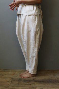 画像8: 【ササキチホ】アンティークリネン　トゥルドパンツ／Ashibi/アシビ（生成り) (8)