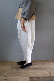 画像3: 【ササキチホ】アンティークリネン　トゥルドパンツ／Neguru/ネグル（生成り) (3)