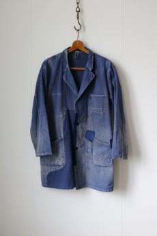 画像1: 【MITSUGU SASAKI】ビンテージリメイク パッチワーク ブルーワークコート（色褪せ） (1)