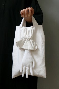 画像1: 【ササキチホ】アンティークリネン　“手”モチーフ　トートバッグ(白) (1)