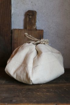 画像4: 【ササキチホ】アンティークコットン　“角”ツノ巾着／生成り (4)