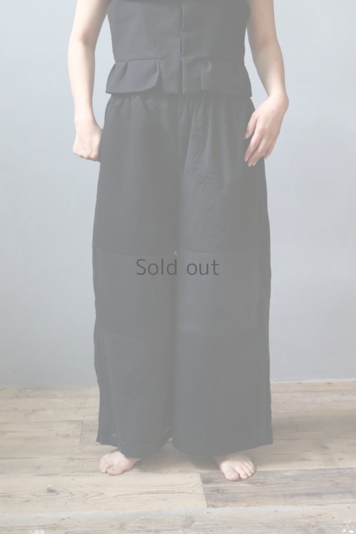 画像2: 【ササキチホ】アンティークリネン×染　ツギハギワイドパンツ／黒 D (2)