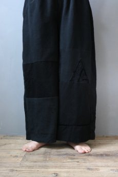 画像2: 【ササキチホ】アンティークリネン×染　ツギハギワイドパンツ／黒A (2)