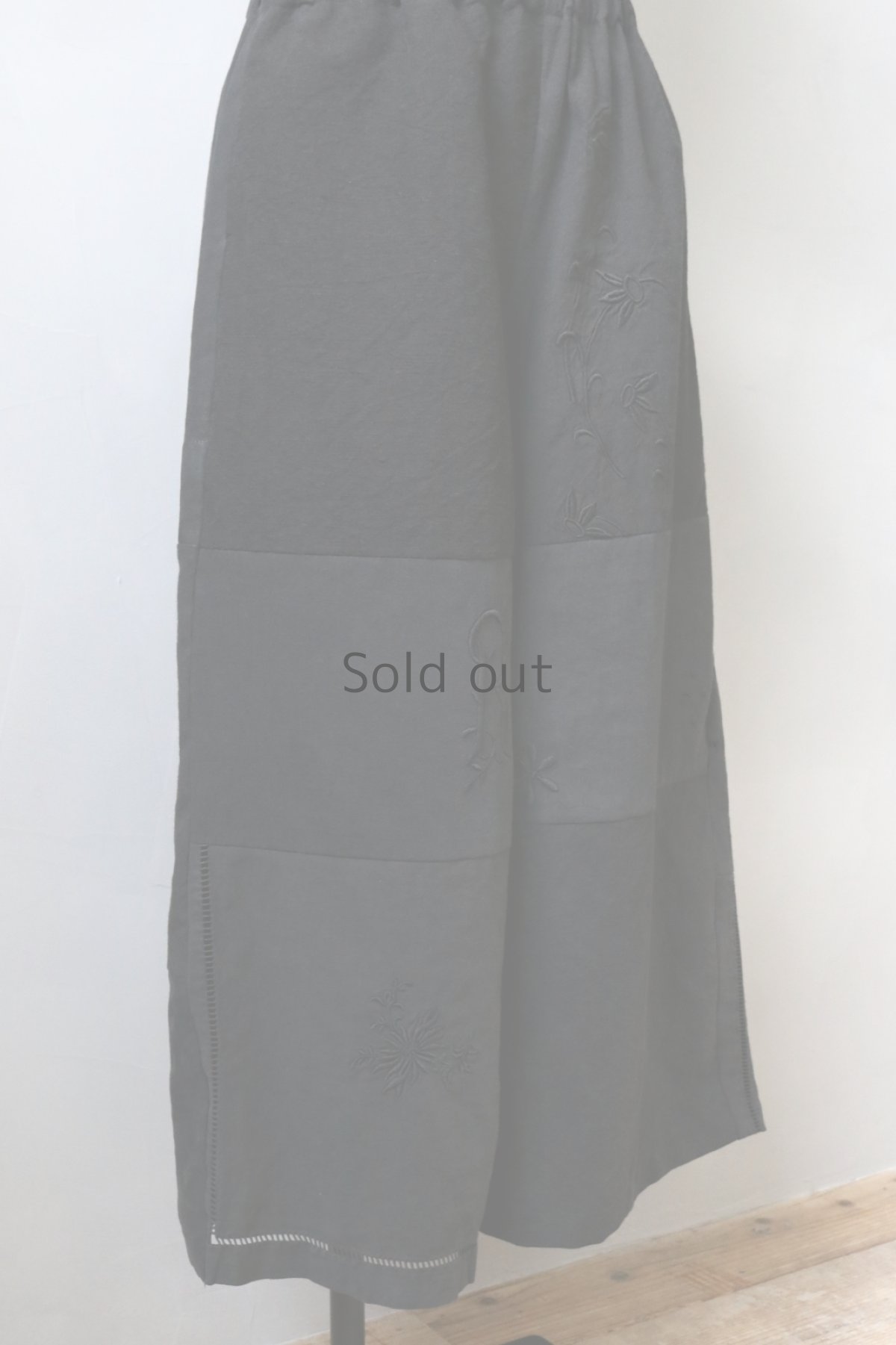 画像7: 【ササキチホ】アンティークリネン×染　ツギハギワイドパンツ／黒 D (7)