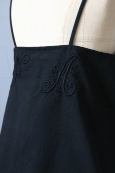 画像1: 【ササキチホ】アンティークリネン×染　フレアキャミソール（刺繍NA/黒） (1)
