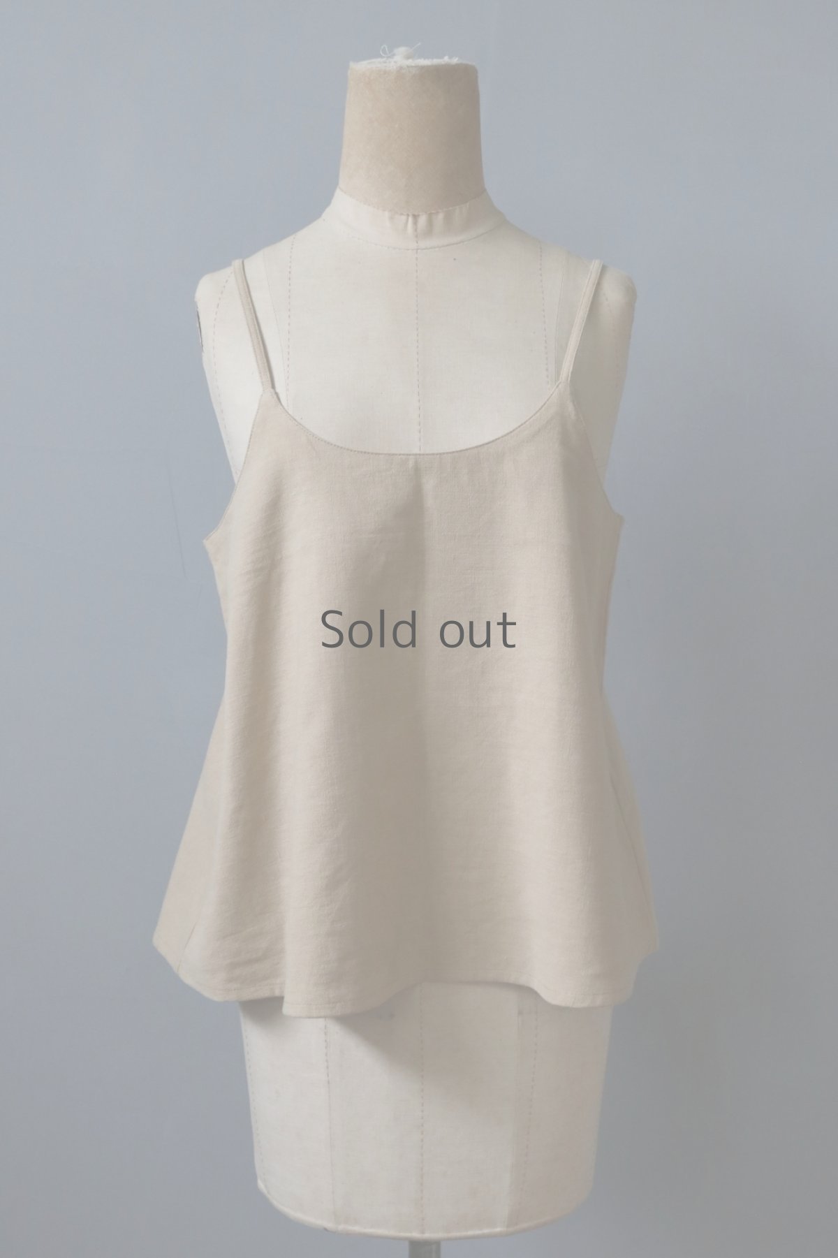 画像2: 【ササキチホ】アンティークリネン×染　フレアキャミソール（刺繍/ベージュ） (2)