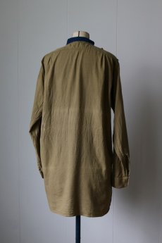 画像12: 【MITSUGU SASAKI】ビンテージリメイク　チェコ軍　パッチワークプルオーバーシャツ（with 藍染古布） (12)