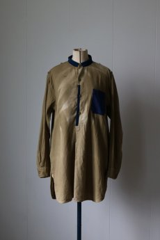 画像8: 【MITSUGU SASAKI】ビンテージリメイク　チェコ軍　パッチワークプルオーバーシャツ（with 藍染古布） (8)