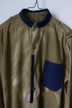 画像4: 【MITSUGU SASAKI】ビンテージリメイク　チェコ軍　パッチワークプルオーバーシャツ（with 藍染古布） (4)