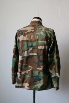 画像14: 【MITSUGU SASAKI】ビンテージリメイク×布の怪　アメリカ軍　迷彩シャツ（百目） (14)
