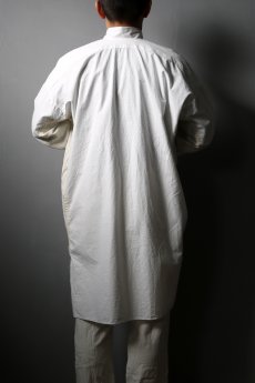 画像15: 【MITSUGU SASAKI】ビンテージリメイク スウェーデン軍　コットン　ホワイトワイドロングシャツ (15)