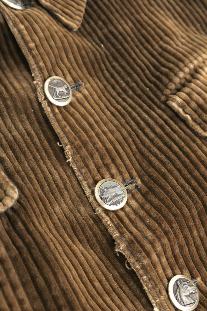 フランスヴィンテージ 動物ボタン ハンティングジャケット グリーンコーデュロイ平置きサイズ